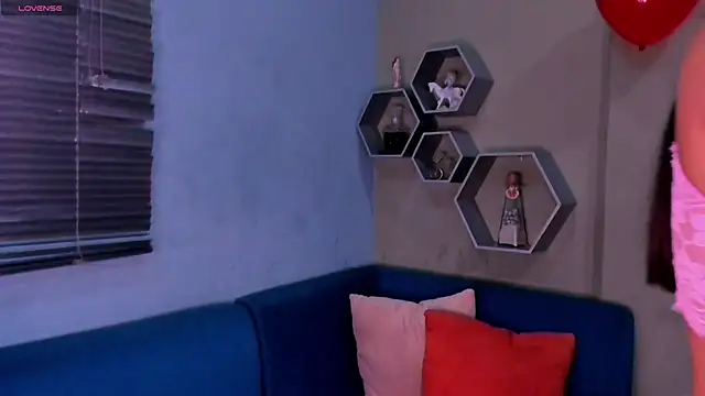 Snapshot of Sussy_Bell01 chatting on February 19, 2025, 2:01 pm Sussy Bell01 online show from February 19, 2025, 2:01 pm