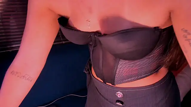 Snapshot of Sussy_Bell01 chatting on March 5, 2025, 11:05 pm Sussy Bell01 online show from March 5, 2025, 11:05 pm