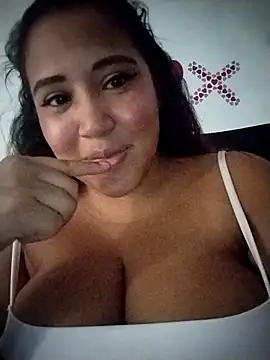Snapshot of I_am_yours- chatting on April 23, 2026, 7:49 pm I am yours- online show from April 23, 2026, 7:49 pm