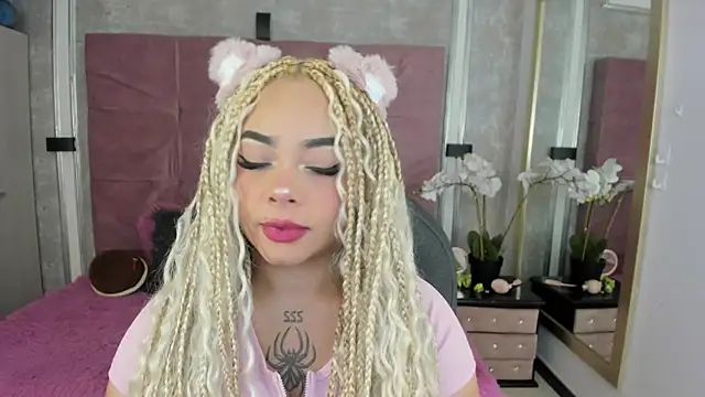 conny  curly online show from December 19, 2025, 1:29 pm