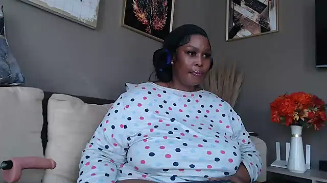 ThickyMinajxx online show from November 14, 2025, 12:48 pm