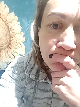 wLESLYMOSw online show from November 30, 2025, 9:02 am