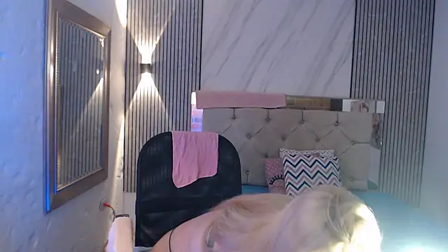 ashley  tylor online show from March 18, 2026, 2:26 am