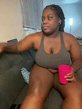 Snapshot of fantasygyal chatting on July 18, 2026, 2:27 am fantasygyal online show from July 18, 2026, 2:27 am