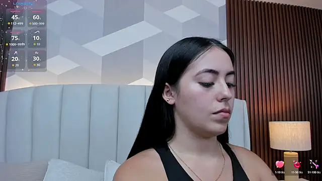 Julietasantos   online show from November 15, 2025, 6:26 pm