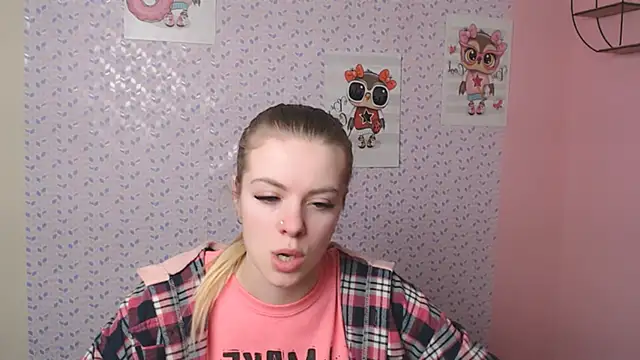 AliceFlirtt  online show from February 4, 2025, 1:16 pm