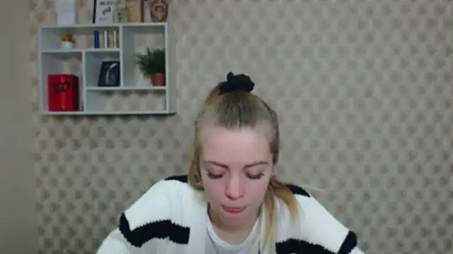 AliceFlirtt  online show from November 20, 2025, 1:22 pm