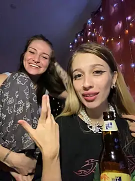 Snapshot of Dooubletroublee chatting on February 3, 2025, 1:30 am Dooubletroublee online show from February 3, 2025, 1:30 am