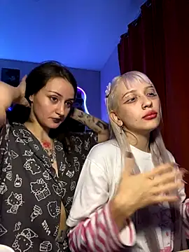 Snapshot of Dooubletroublee chatting on September 24, 2025, 8:34 pm Dooubletroublee online show from September 24, 2025, 8:34 pm