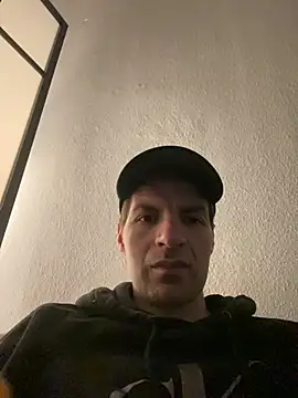 Ricoleckt online show from January 5, 2025, 7:17 pm