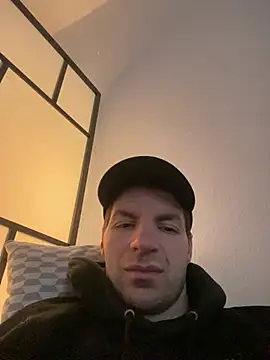 Ricoleckt online show from January 8, 2025, 9:00 am