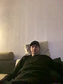 Ricoleckt online show from February 4, 2025, 8:06 pm