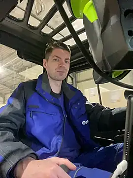 Ricoleckt online show from February 17, 2025, 6:09 am