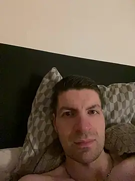 Ricoleckt online show from February 17, 2025, 8:15 pm