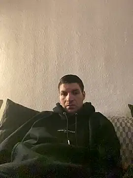 Ricoleckt online show from February 27, 2025, 8:31 pm