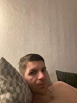 Ricoleckt online show from February 27, 2025, 11:37 pm