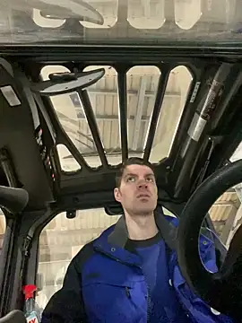 Ricoleckt online show from March 3, 2025, 3:31 pm