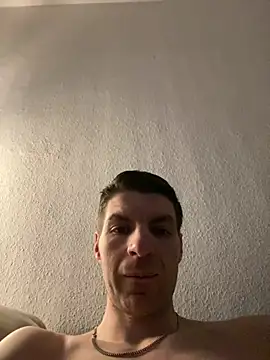 Ricoleckt online show from March 3, 2025, 9:59 pm