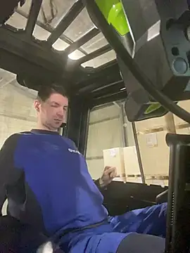 Ricoleckt online show from March 6, 2025, 5:54 pm