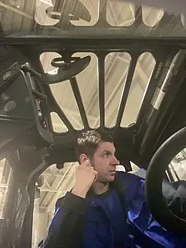 Ricoleckt online show from March 11, 2025, 6:21 am