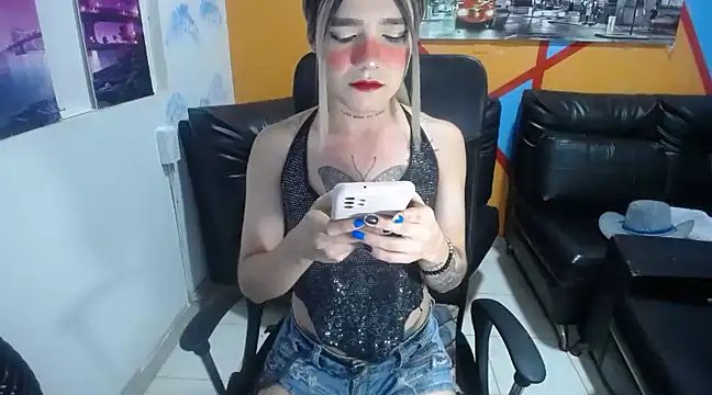 Snapshot of Heidy_Sumers chatting on February 22, 2025, 5:35 pm Heidy Sumers online show from February 22, 2025, 5:35 pm