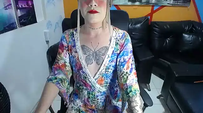 Snapshot of Heidy_Sumers chatting on March 21, 2025, 5:02 pm Heidy Sumers online show from March 21, 2025, 5:02 pm