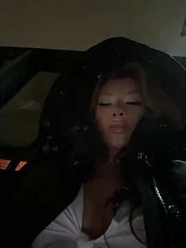 jackelinuh online show from March 3, 2026, 10:48 pm