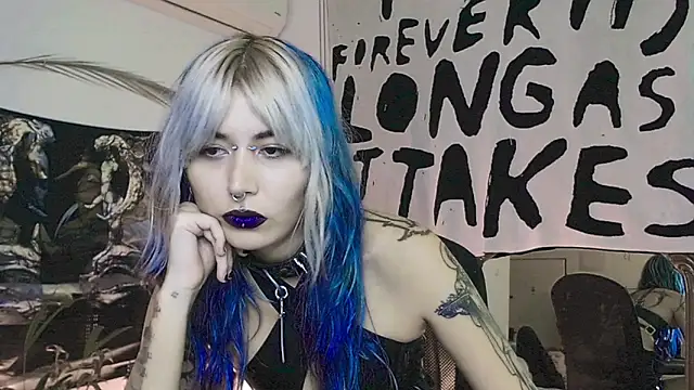 Snapshot of god_x_girl chatting on November 11, 2025, 8:53 pm god x girl online show from November 11, 2025, 8:53 pm