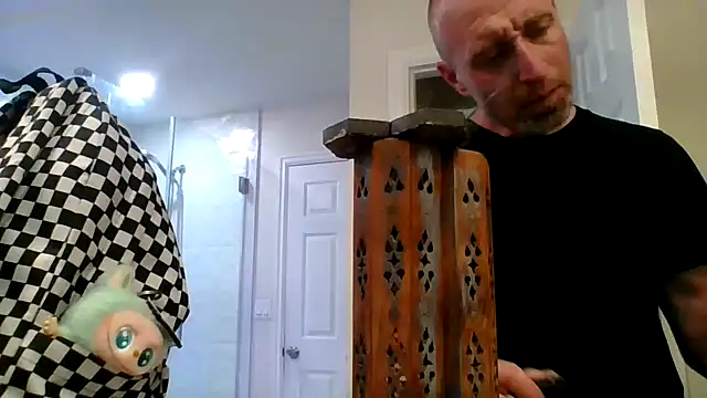 El Gizmo online show from April 15, 2026, 7:26 am