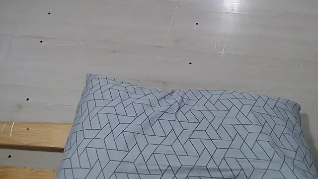 CRISTIINA37 online show from November 10, 2025, 1:43 pm