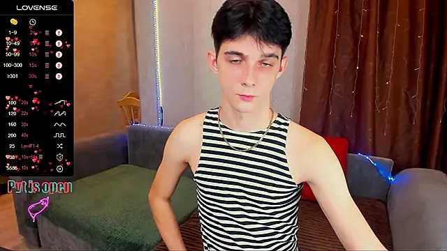 Aaron Boom online show from November 14, 2025, 5:17 am