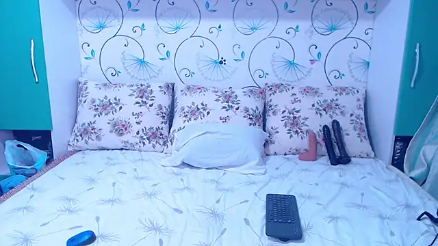 demiemorre online show from October 30, 2025, 4:14 am