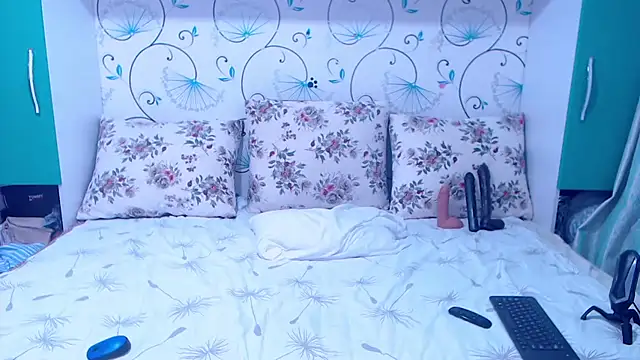 demiemorre online show from November 17, 2025, 5:24 am