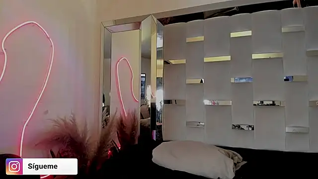 Sara Foxx1 online show from May 20, 2026, 8:26 pm