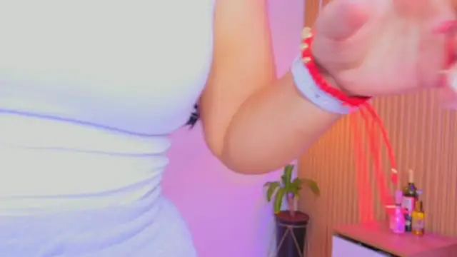 Dakota diaz  online show from April 19, 2026, 7:38 pm