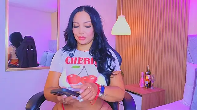 Dakota diaz  online show from April 24, 2026, 7:38 pm