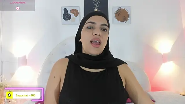 Snapshot of Umarani_ chatting on February 5, 2026, 6:34 pm Umarani online show from February 5, 2026, 6:34 pm