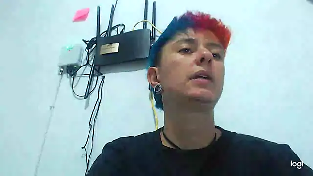tomboyblue online show from December 20, 2024, 11:16 pm