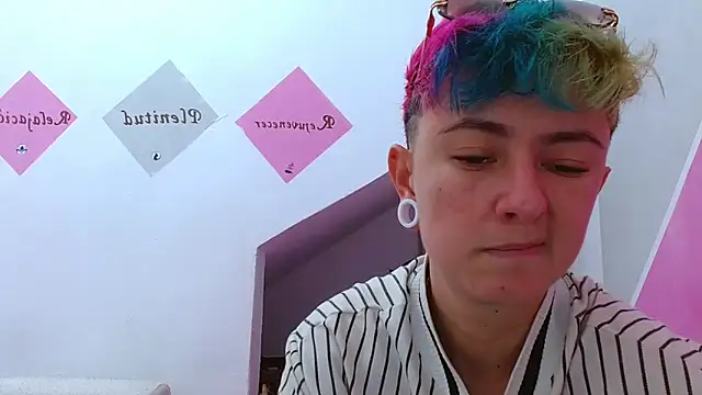 tomboyblue online show from October 19, 2025, 5:02 pm