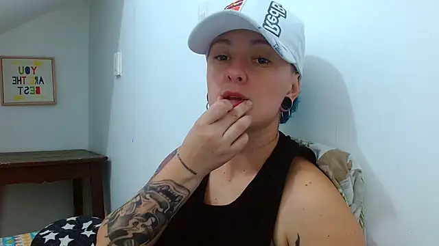 tomboyblue online show from March 27, 2026, 11:37 pm