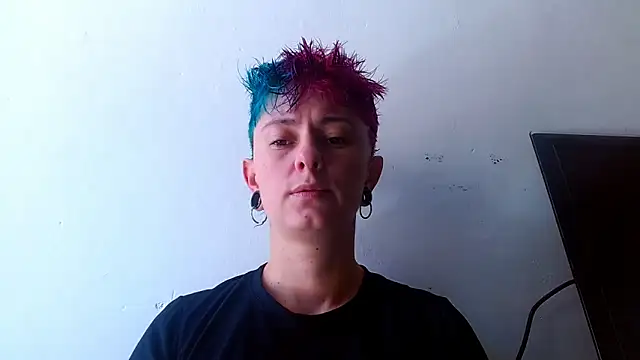 Snapshot of tomboyblue chatting on May 24, 2026, 5:07 pm tomboyblue online show from May 24, 2026, 5:07 pm