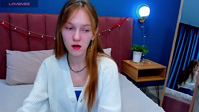 Snapshot of VanillaKelly chatting on February 12, 2025, 12:16 am VanillaKelly online show from February 12, 2025, 12:16 am