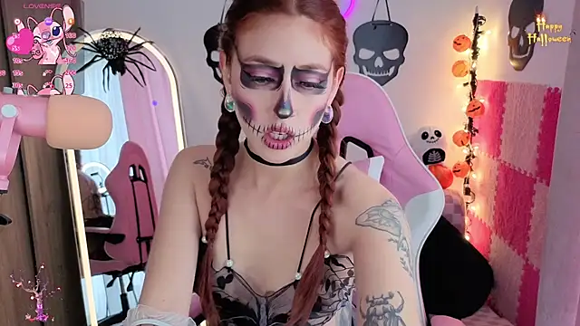 violet ch online show from October 20, 2025, 6:52 pm