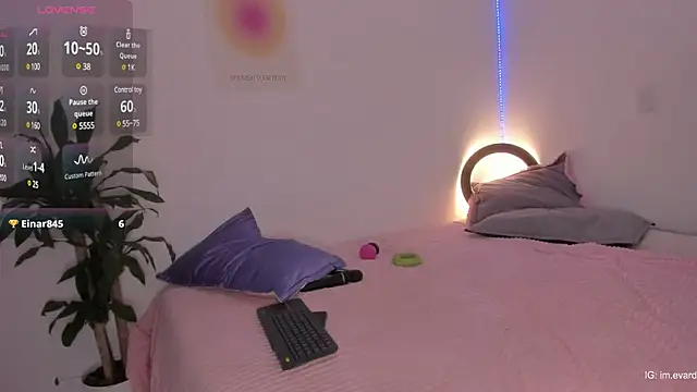 LittleSofia  online show from February 13, 2025, 2:23 am