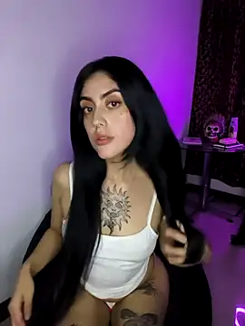 Snapshot of Mazikeen-- chatting on November 1, 2025, 11:18 pm Mazikeen-- online show from November 1, 2025, 11:18 pm