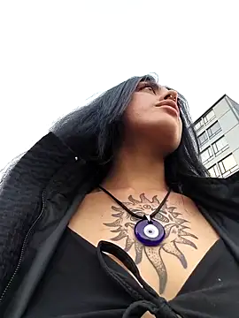 Snapshot of Mazikeen-- chatting on November 14, 2025, 9:57 pm Mazikeen-- online show from November 14, 2025, 9:57 pm