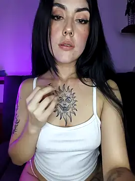 Snapshot of Mazikeen-- chatting on November 22, 2025, 11:48 pm Mazikeen-- online show from November 22, 2025, 11:48 pm