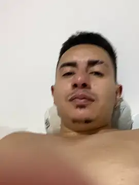 DanielGomez9 online show from December 12, 2024, 3:32 am