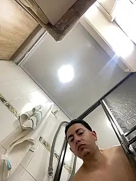 DanielGomez9 online show from March 4, 2025, 12:44 pm