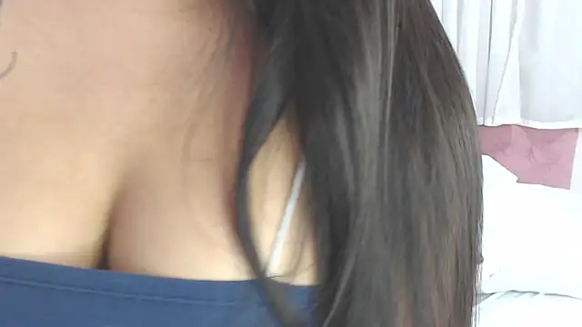 LexiiBloom online show from February 12, 2025, 5:48 pm